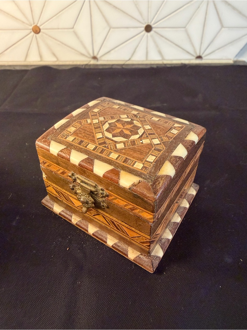 Vintage Middle Eastern Wood Marquetry Trinket Box Geometric Mosaic Inlay Velvet